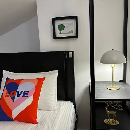 Sana 702 In Flora, * Borovets